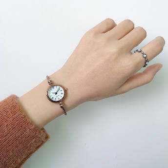 韓国風シンプル清新ファッションレトロ腕時計