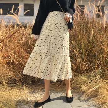 【雑誌に掲載された】韓国風ドット柄つき気質アップフリル合わせやすいスカート