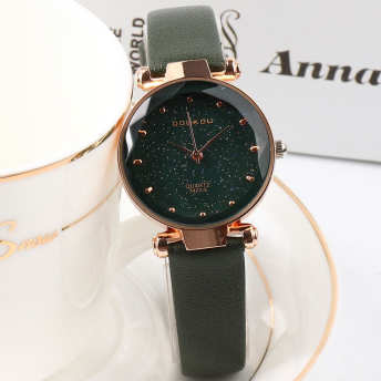 韓国の人気爆発!!!レトロ切り替えシンプル星空ファッションウォッチ多色展開合わせやすい腕時計