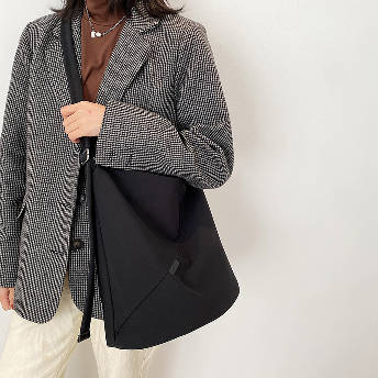 定番シンプル ファッション  個性派 素敵なデザイン ファスナー メッセンジャーバッグ ショルダーバッグ
